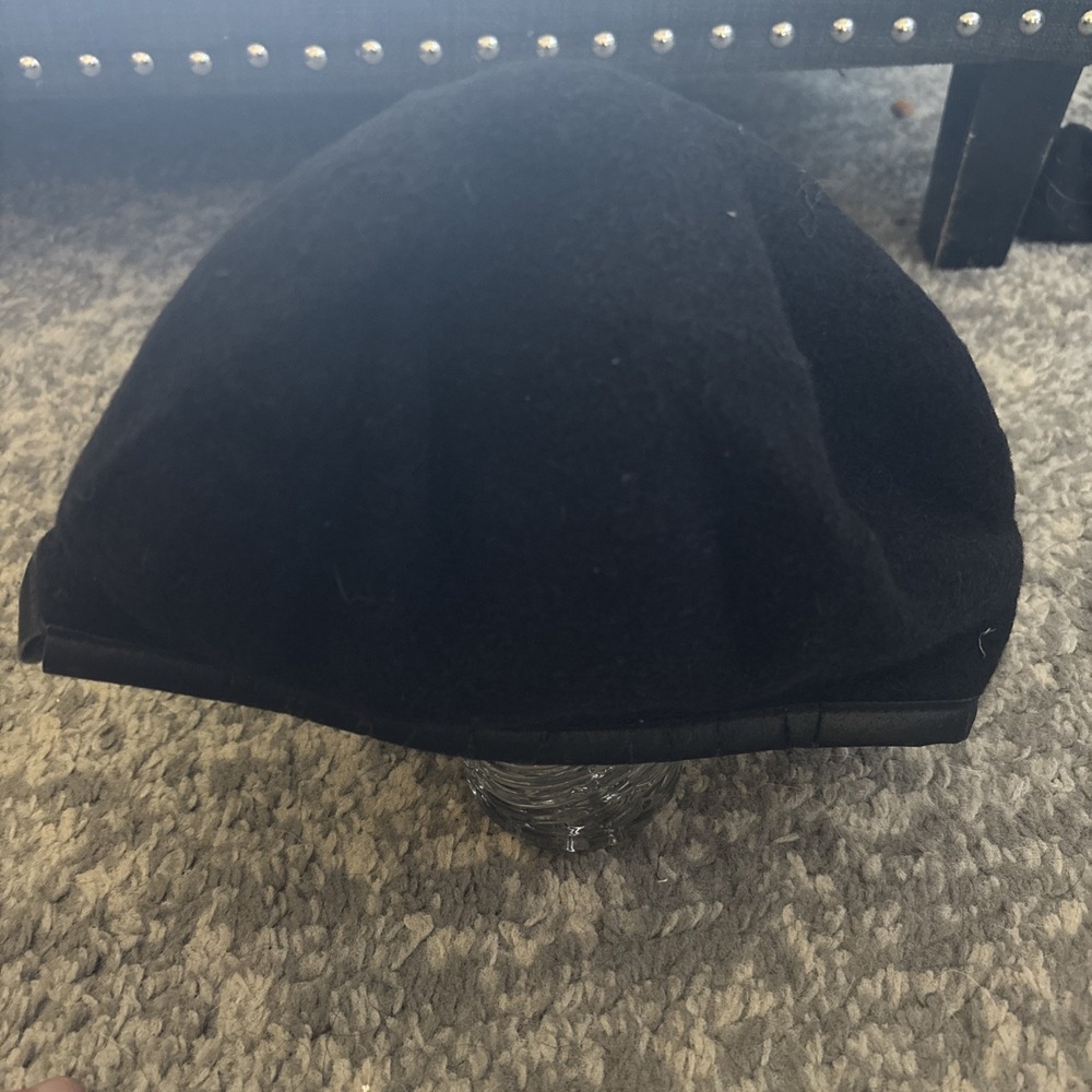 Wool Beret U.S. Military Issue Navy Blue BANCROFT Caps Sz 7 1/8 with Captain pin